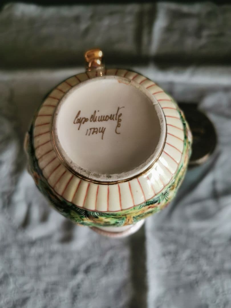 アンティークイタリア カポディモンティ 子供と鳥の実りの草原 収穫