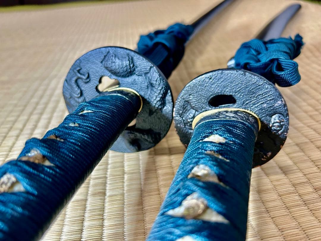 模造刀 太刀 脇差し 2本セット！　※刀身に龍の刻印あり（バラ売り不可）