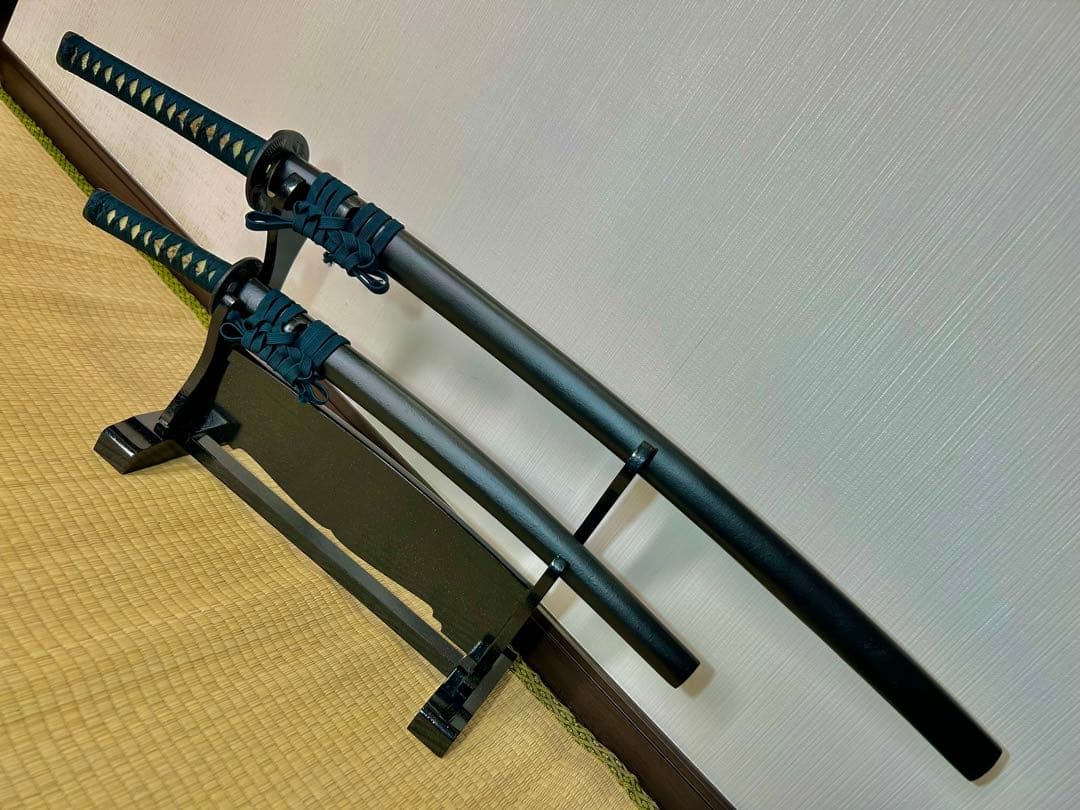 模造刀 太刀 脇差し 2本セット！　※刀身に龍の刻印あり（バラ売り不可）