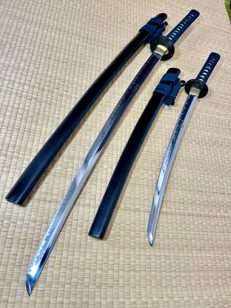 模造刀 太刀 脇差し 2本セット！　※刀身に龍の刻印あり（バラ売り不可）