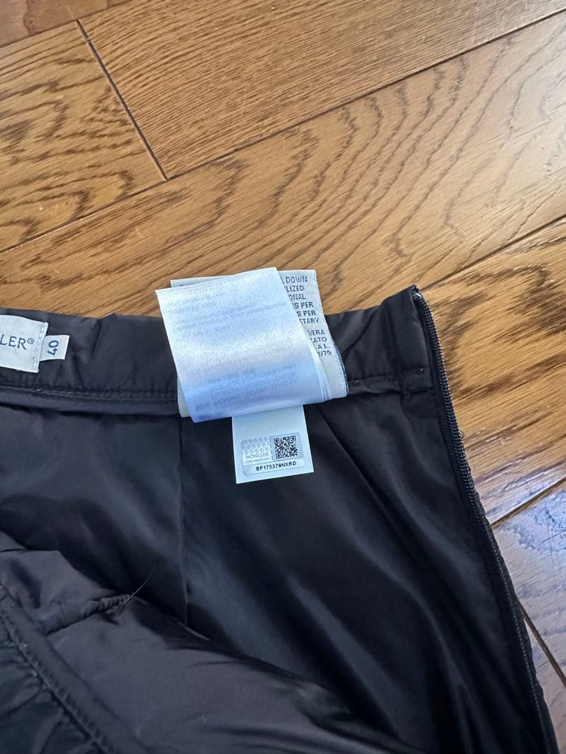 モンクレールキルティングダウンスカート ブラック