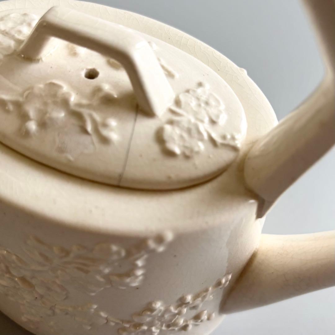 英国アンティーク 1880年代Bristol 梅の浮彫りポット⚫︎稀少品・美術品