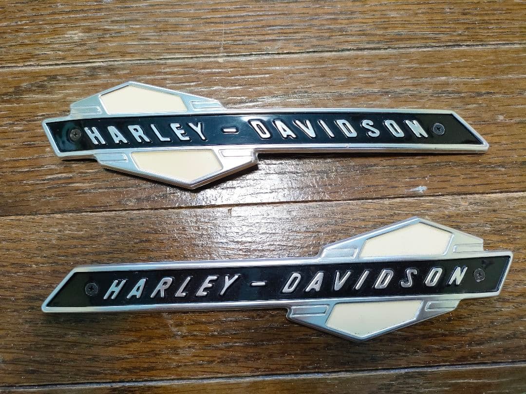 HARLEY-DAVIDSON ハーレー タンク エンブレム 左右セット - メルカリ
