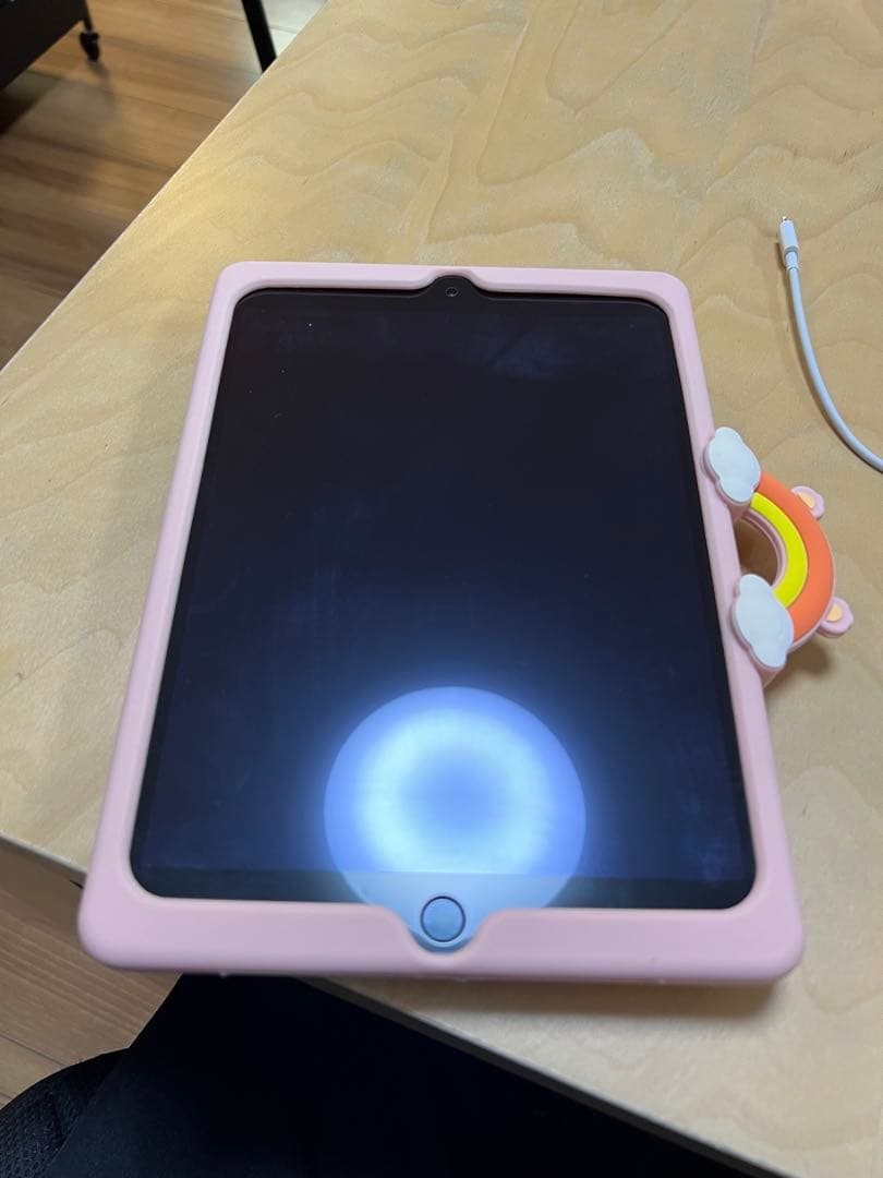 子供の動画視聴に最適】iPad air2 16GB シルバー ケース付き iPad Air