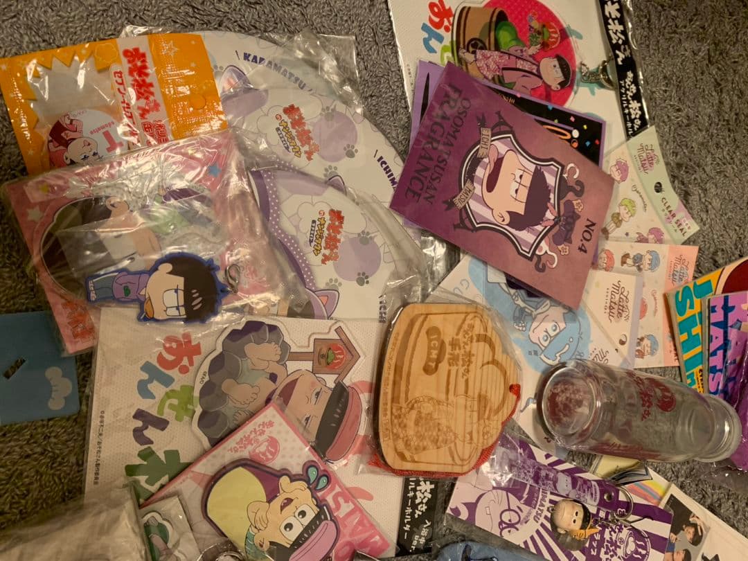おそ松さん グッズまとめ売り ☆約130点☆ - メルカリ