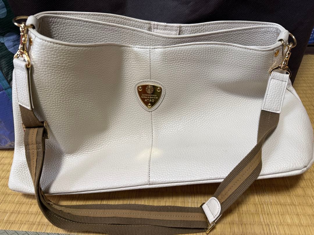 ATAO ホワイトレザー ショルダーバッグ　トートバッグ