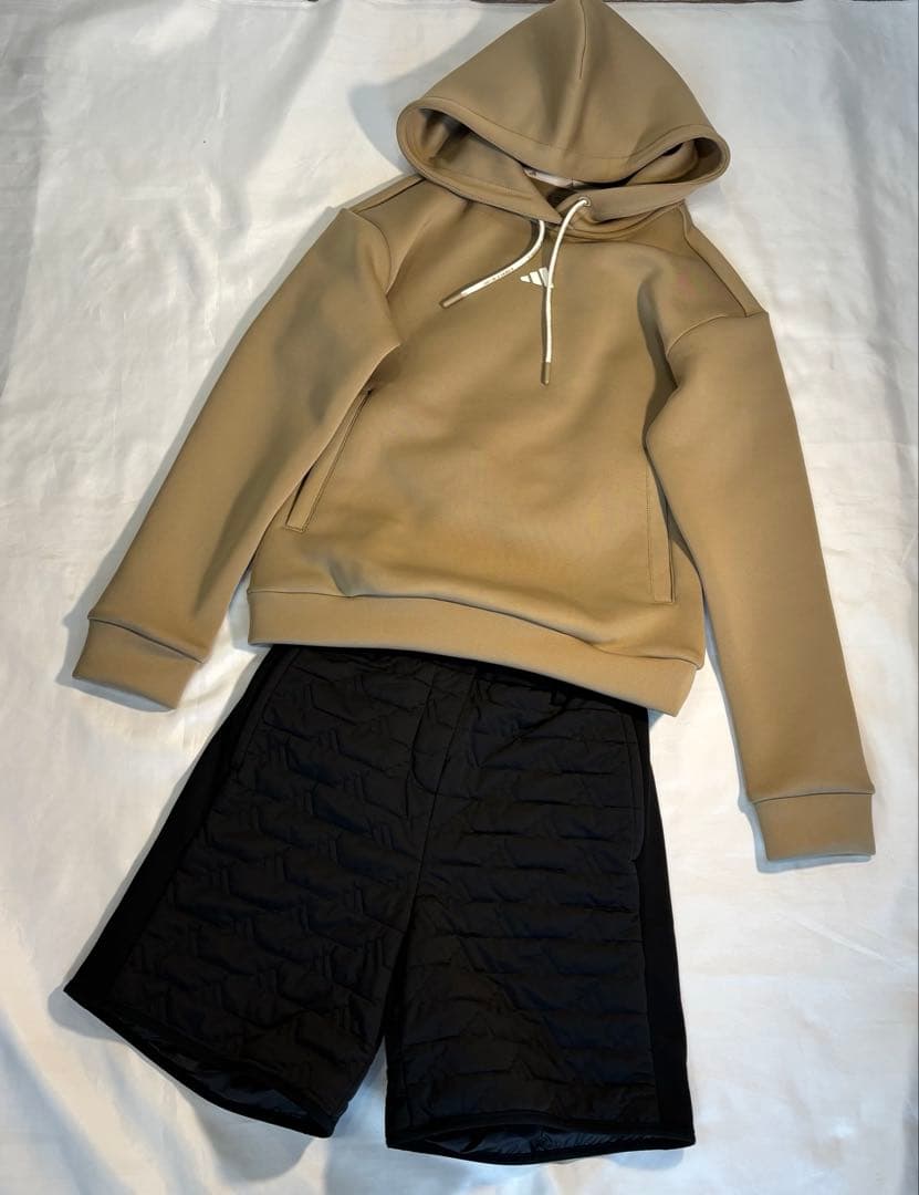 専用様…未使用adidas ダンボールニットフーディー　キルティングハーフパンツ