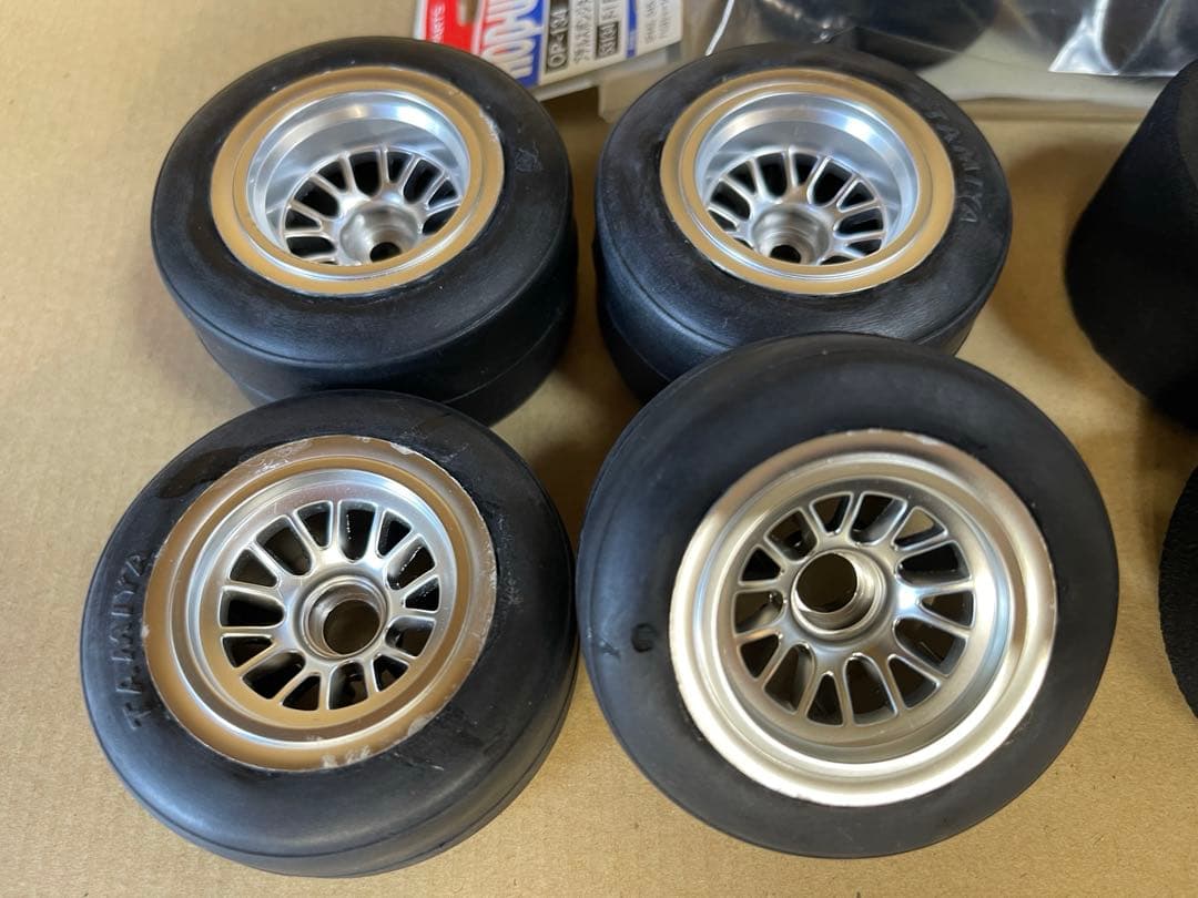 タミヤ　1／10 メルセデス　シャーシキット　未組立　スペアタイヤ付