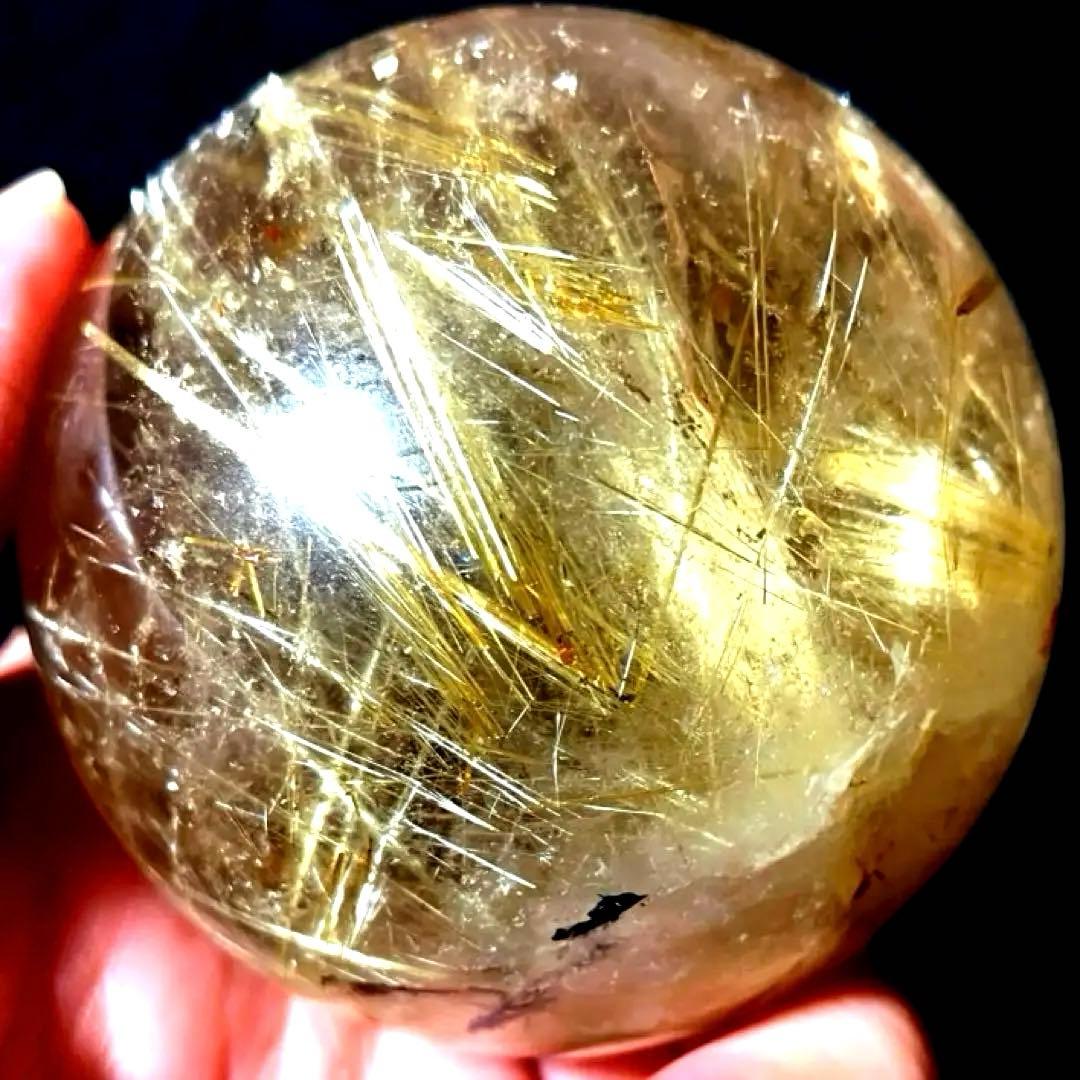 超大玉　63mm ゴールドタイチンルチルクォーツ　丸玉　スフィア　金針水晶 超大玉 63mm ゴールドタイチンルチルクォーツ 丸玉 スフィア 金針水晶