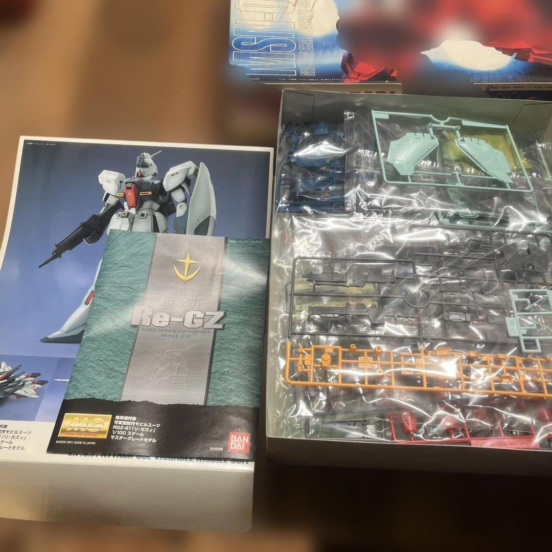 MG ガンプラ　サザビー、リガズィ、ニューガンダム 3点セット