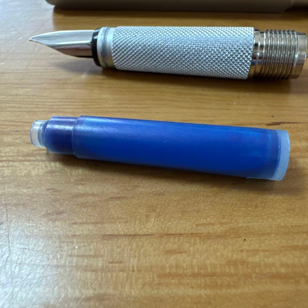 貴重 廃盤 Rotring ロットリング 600 万年筆 シルバー EF ロットリング