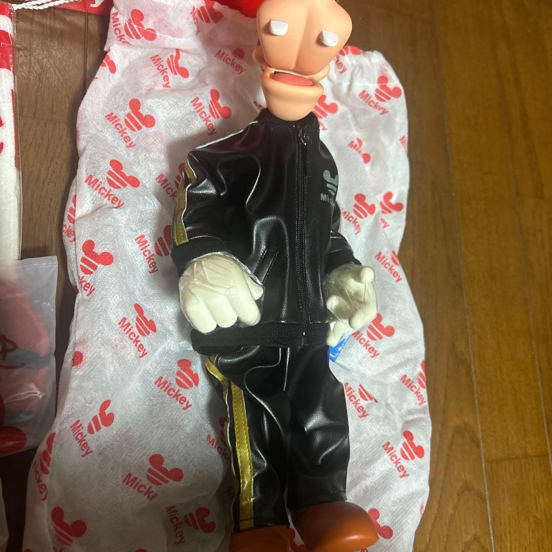 ディズニー　アディダスコラボ　フィギュア