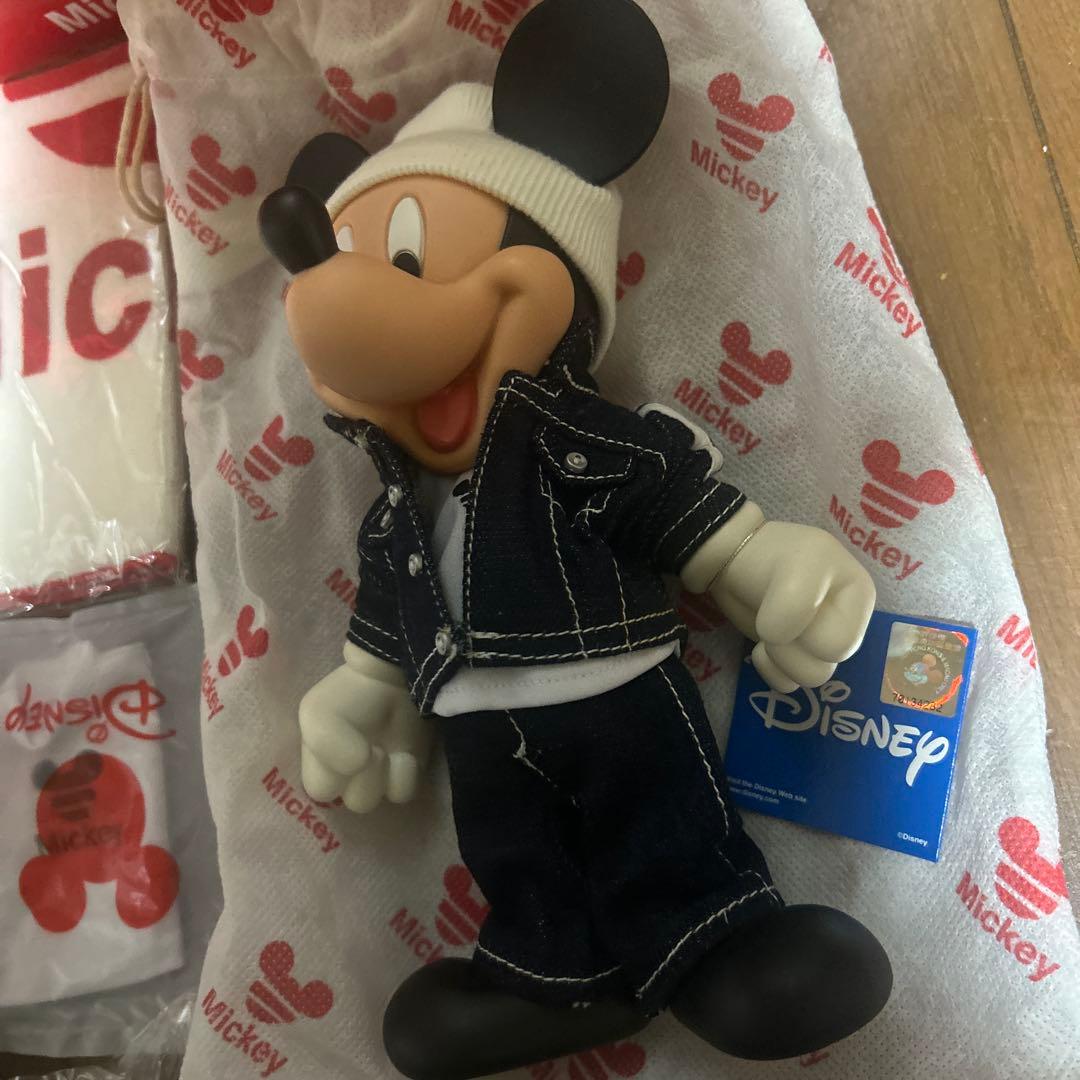 ディズニー　アディダスコラボ　フィギュア