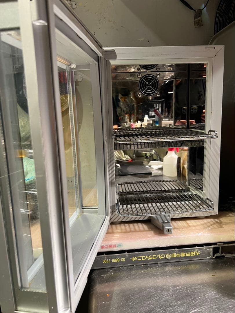 p*❁様 Red Bull レッドブル　冷蔵庫 二段式 ガラス扉