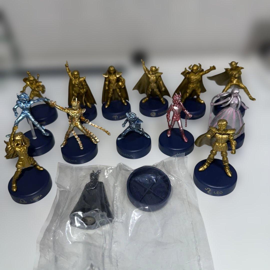 聖闘士星矢フィギュア 21体セット LEDベース付き