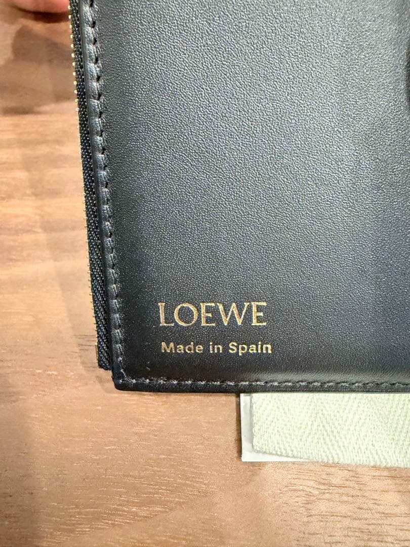 LOEWE ロエベ ペブル バーティカル ウォレット スモール ほぼ未使用品