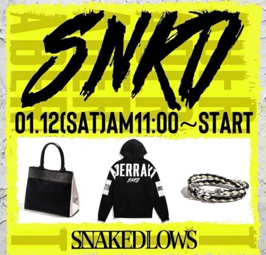 SNAKED LOWS STUDS TOTE BAG スタッズトートバッグ