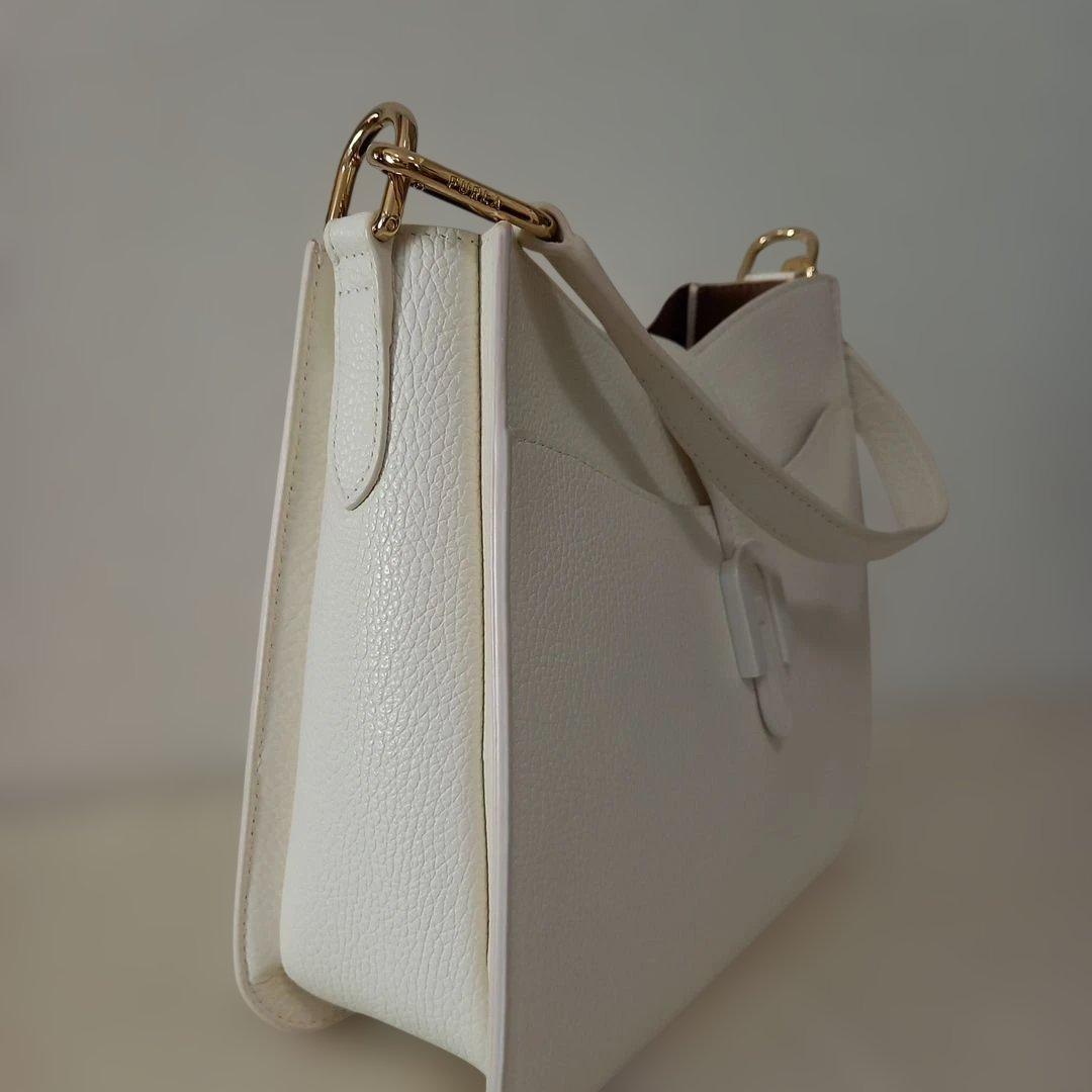 【美品】フルラFURLAバッグ　フルラショルダーバッグ2way　ハンドバッグ本革