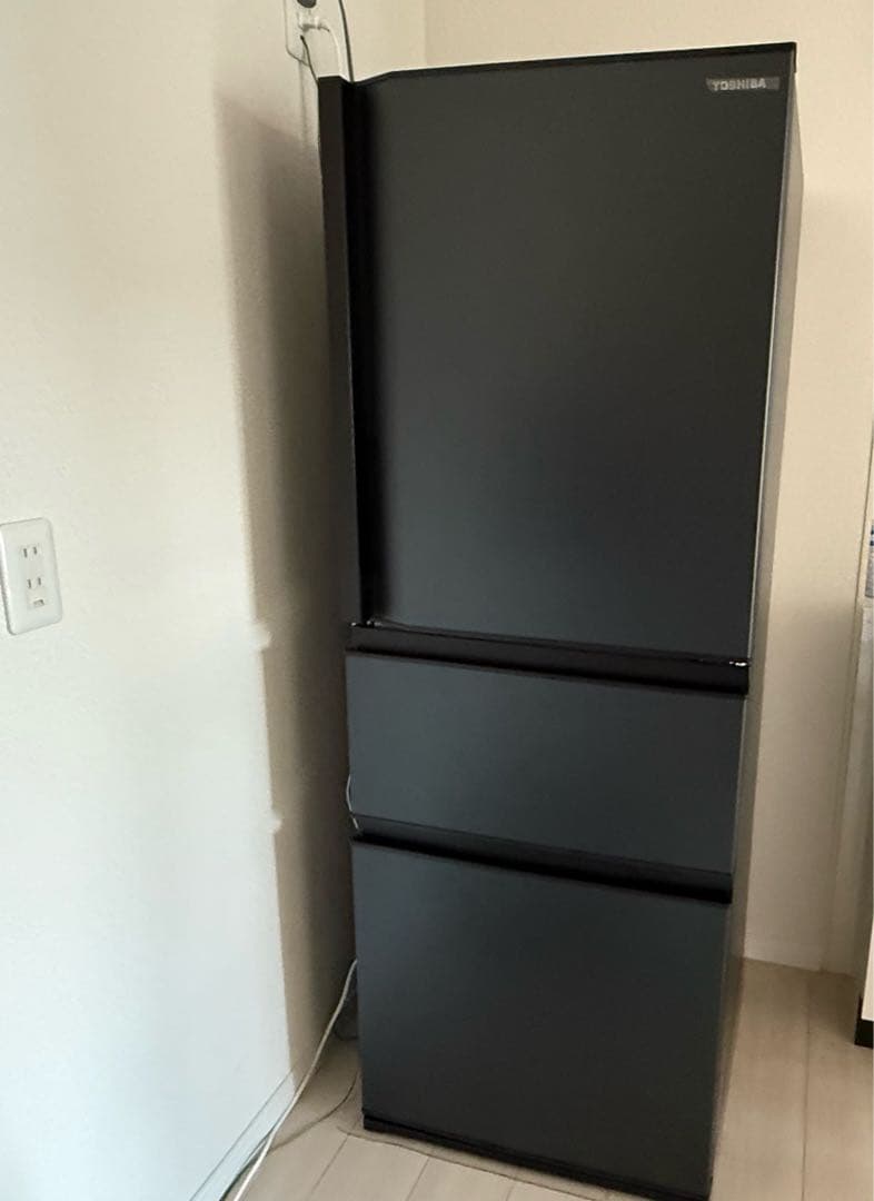 いちごチョコ様専用 東芝 3ドア 冷凍冷蔵庫 GR-U33SC 2023年