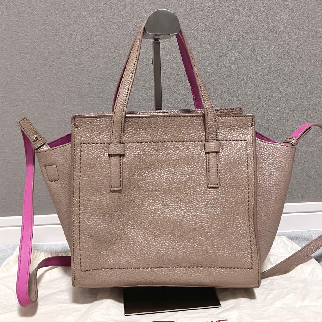 フェラガモ［エイミー］ハンドバッグ　ショルダー　カーフレザー　ガンチーニ　金具