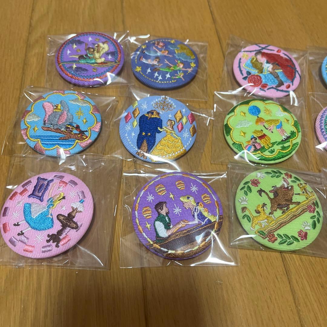 希少！ディズニー刺繍缶バッジ　コンプリートセット　全15種
