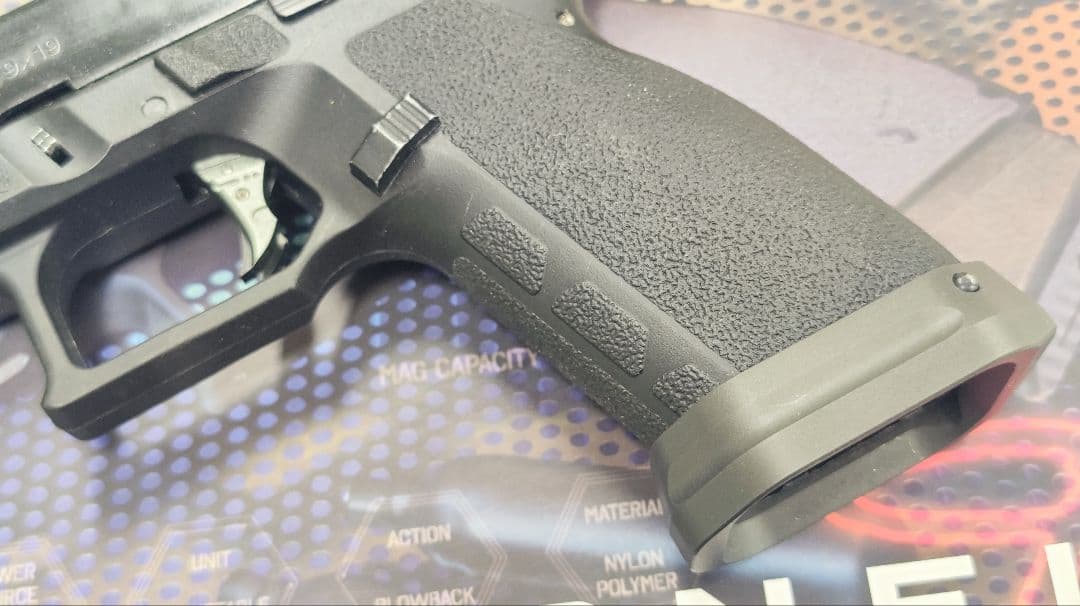 ストライカー9 カーボネイト CO2 ガスブローバック グロック