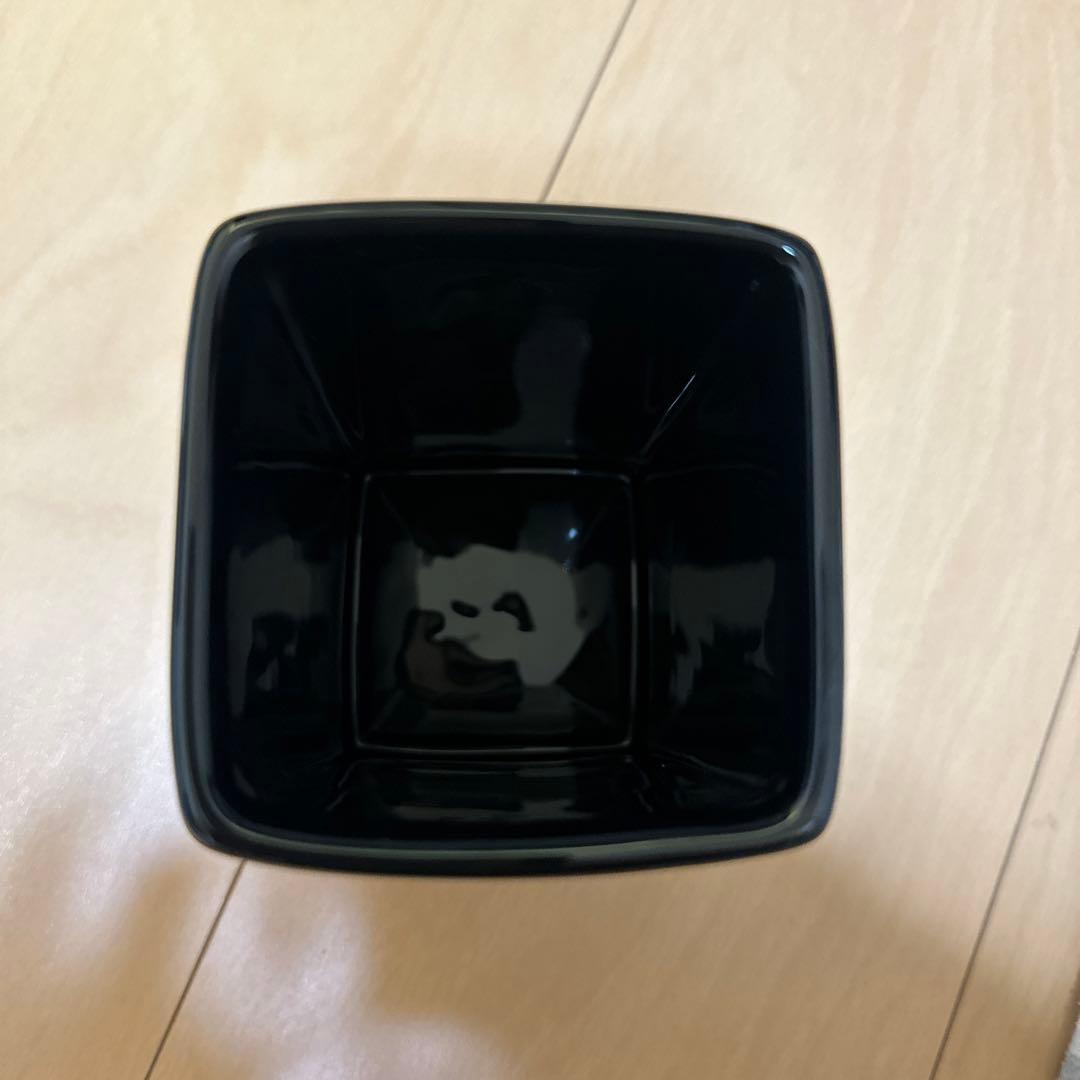 CHANEL BEAUTE メイクアップブラシ立て