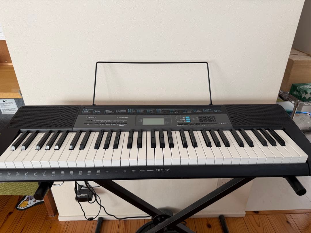 【美品】CASIO 電子ピアノ CTK-2550 61鍵盤 キーボード　足つき CASIO(カシオ) 61鍵盤 電子キーボード CTK-2550 [美品・箱無]