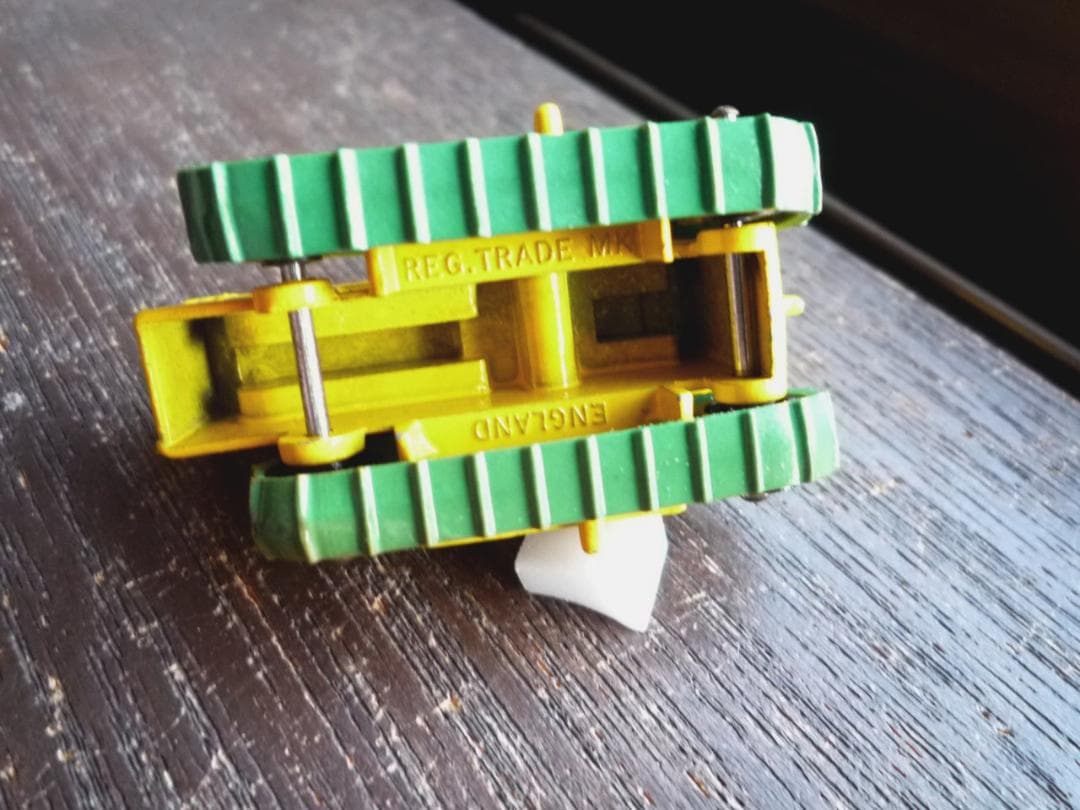 MATCHBOX N°8C CATERPILLAR TRACTOR 1961