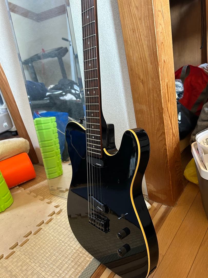 ブラック エレキギター フェルナンデス、状態良い
