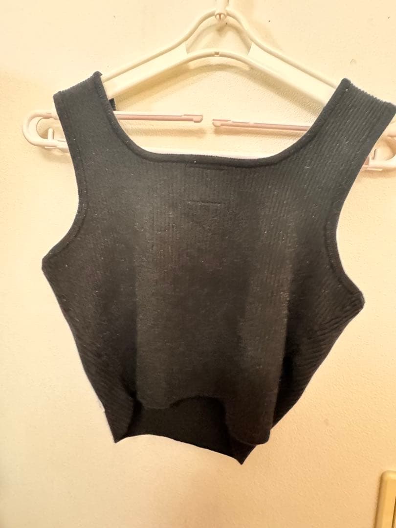 FR2 ブラック クロップドタンクトップ