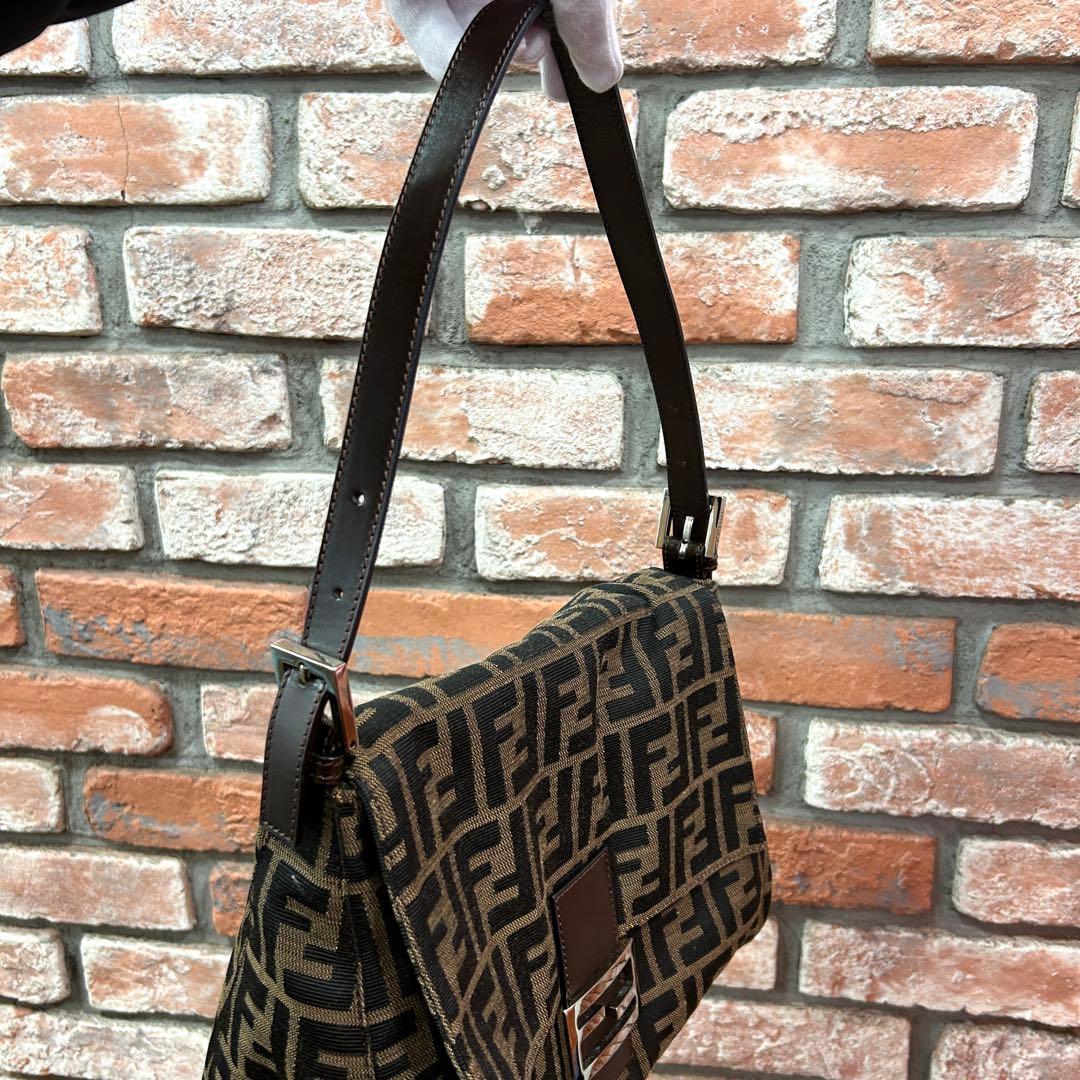 極美品 FENDI フェンディ マンマバケット ショルダーバッグ ズッカ柄