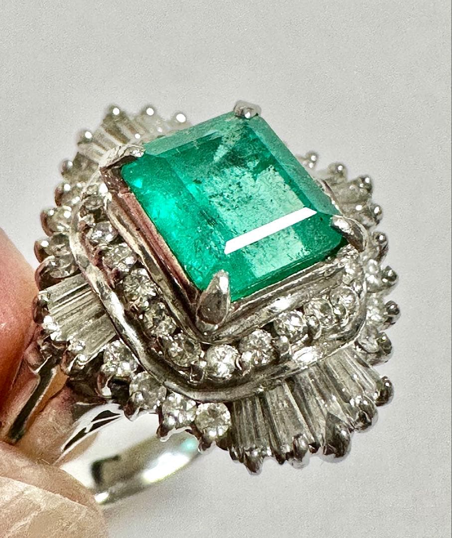 1.52ctエメラルド0.78ctダイヤプラチナリング　PT900