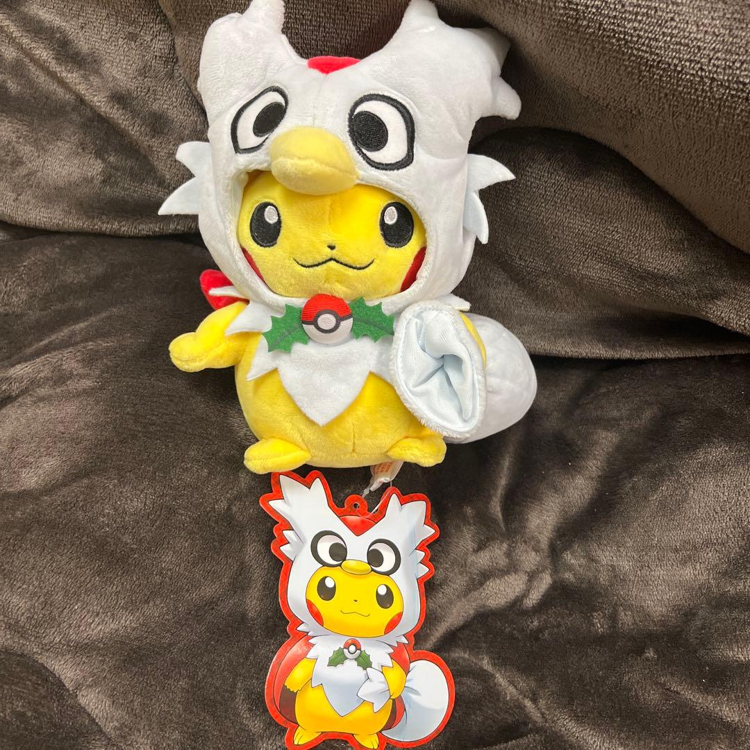 ポケモンセンター】デリバードのポンチョを着たピカチュウぬいぐるみが