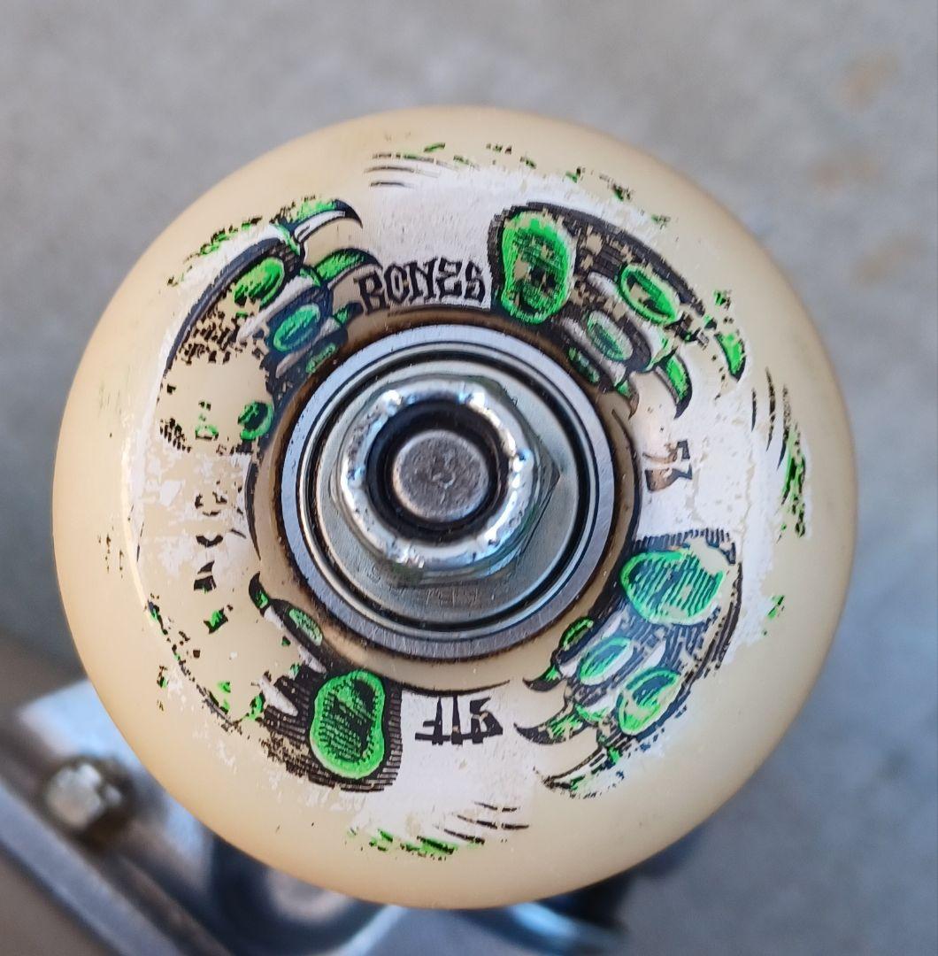 independent 149 チタニウム　bones トラック　ウィール