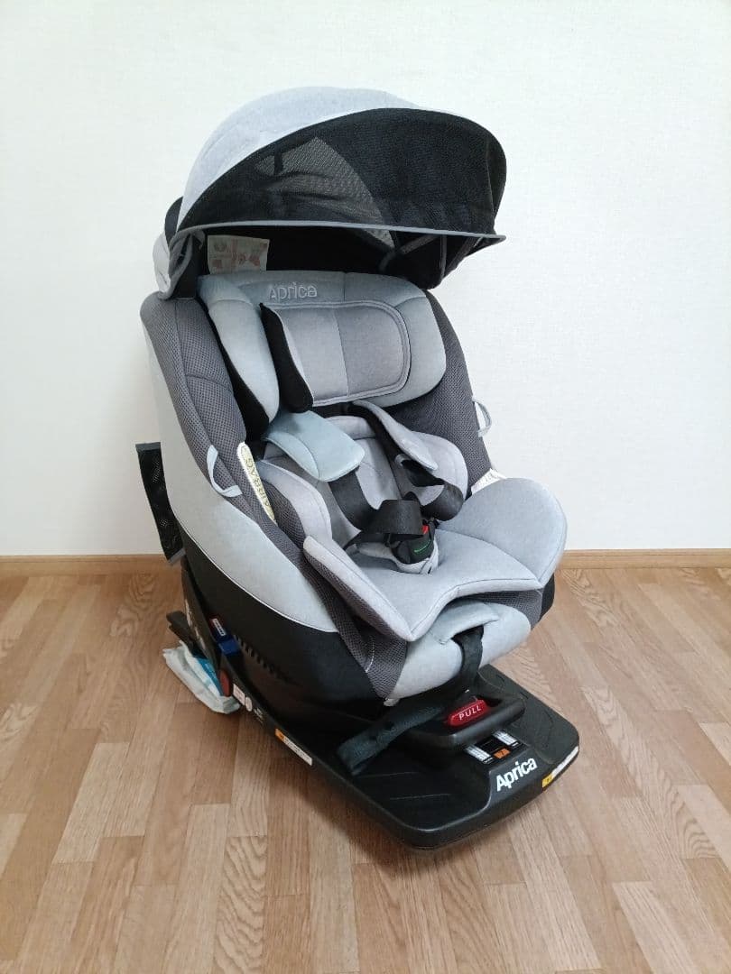 くつ　Aprica クルリラAC グレー ISOFIX チャイルドシート