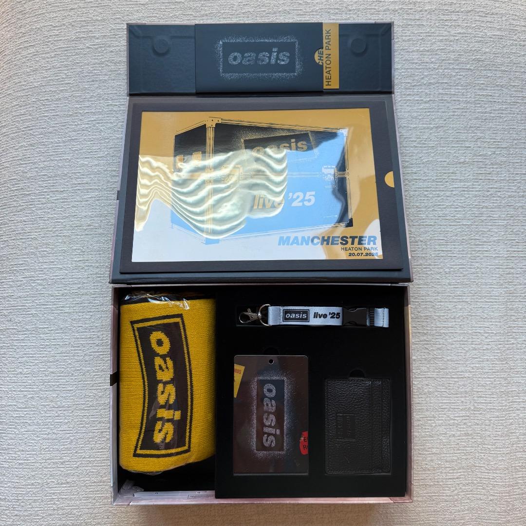 oasis live '25 MANCHSTER限定 vip box - メルカリ