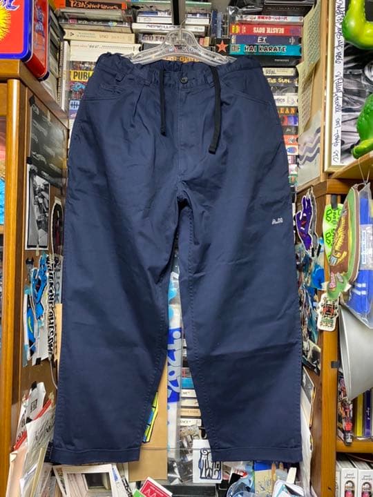 BROCHURE 1P BIG CHINO PANTS A.H