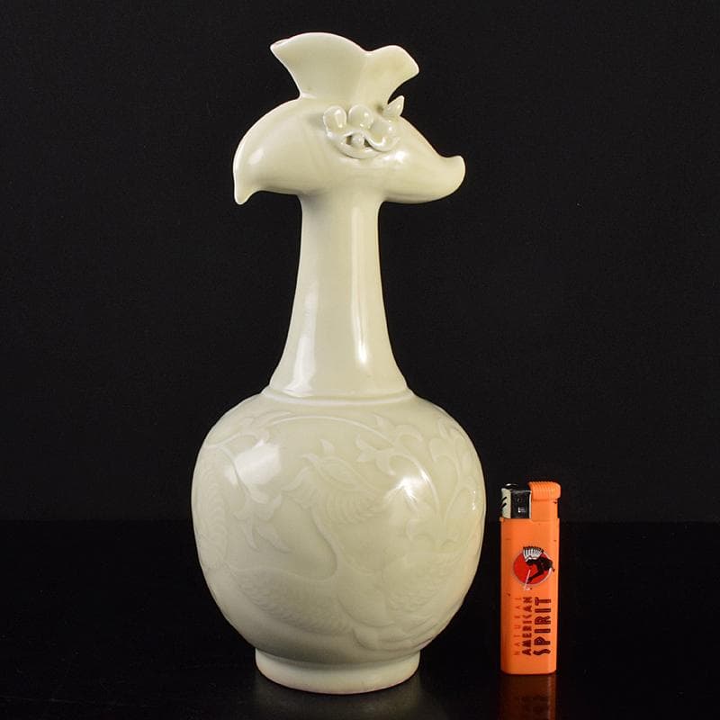 中国　官窯　白磁　陽刻　鳳凰唐草文　鳳首瓶　V　R7679