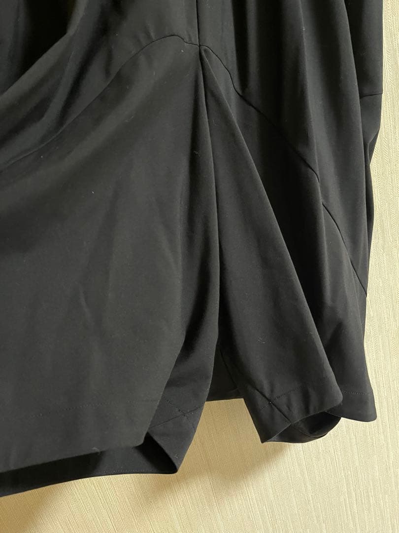 未使用 サルエルパンツ moyuru モユル MOYURU サルエルパンツ 黒と灰色