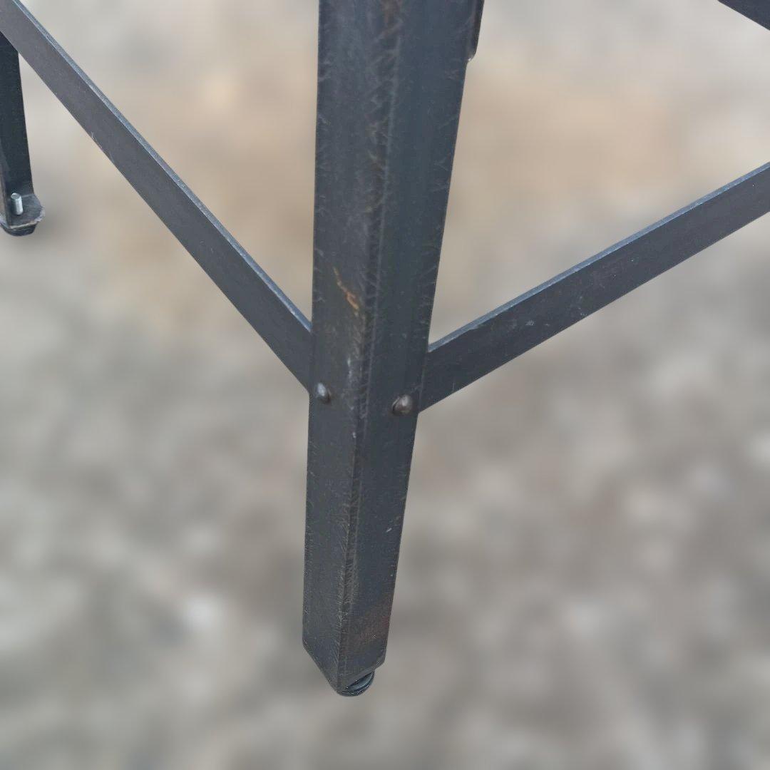 S*y様 5005）円形木製座面のアイアンスツール　ヴィンテージ　インダストリア