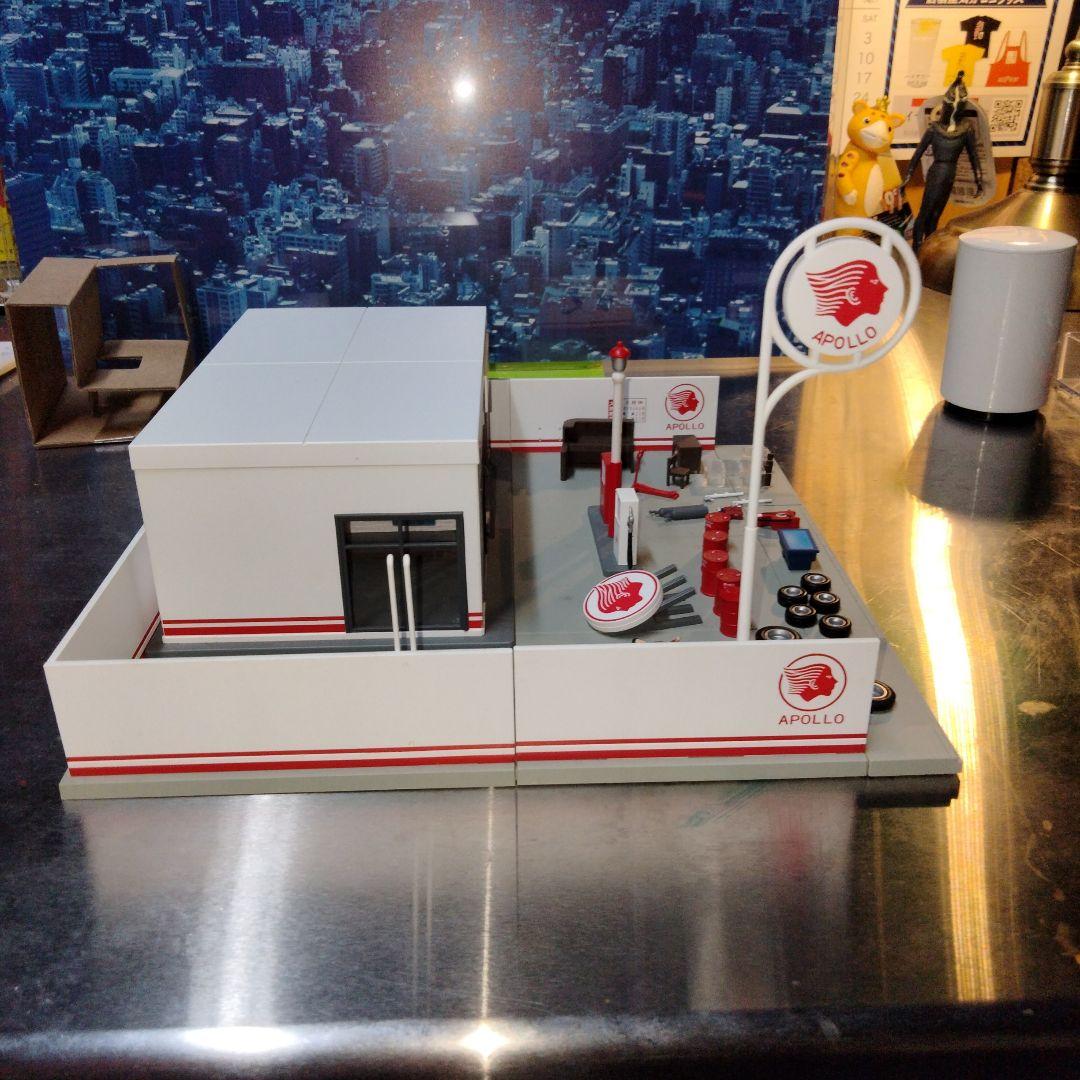 1/64 トミカラマヴィンテージ 02b ガソリンスタンド(出光)