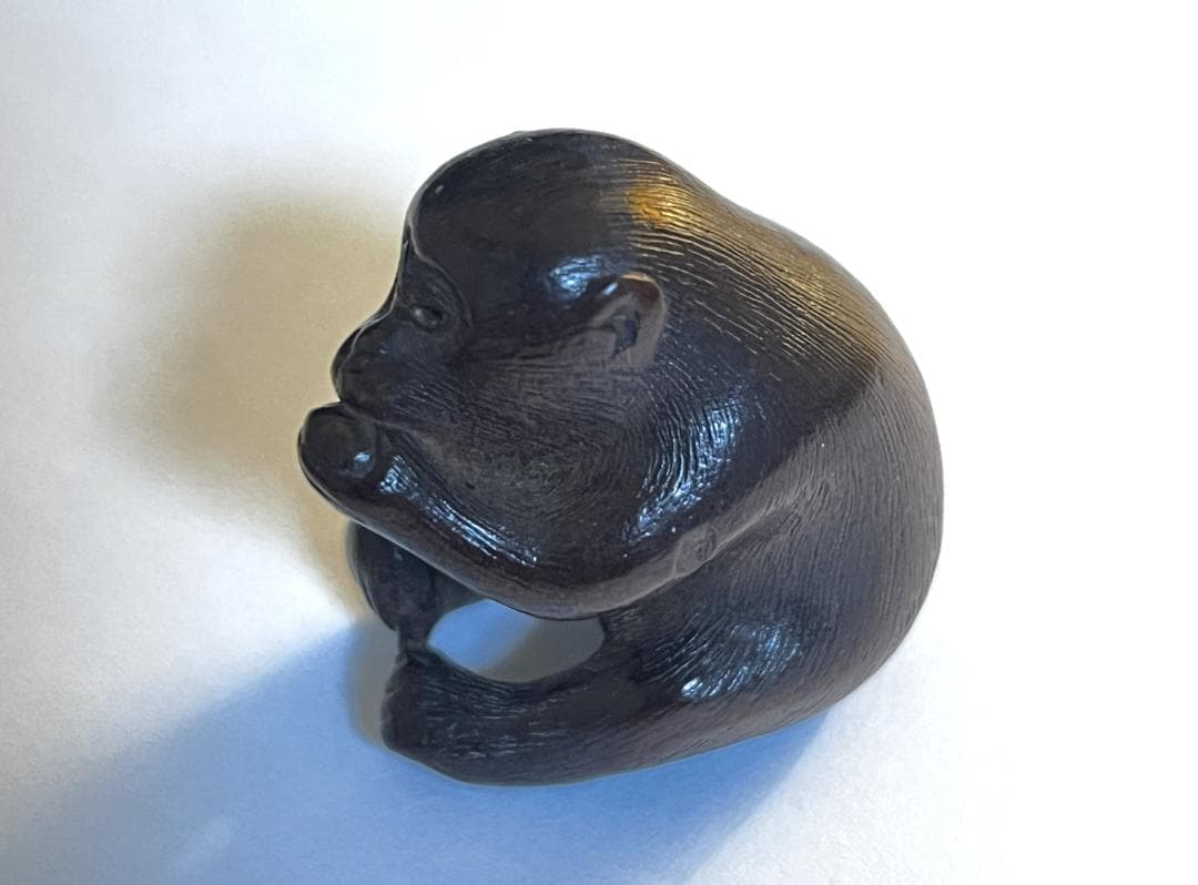 根付 猿 線刻銘「白龍」