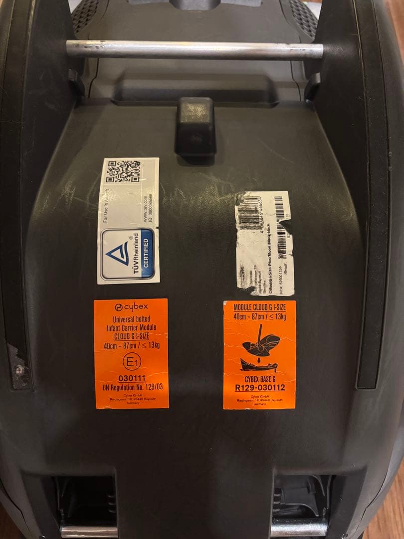 サイベックス　チャイルドシート クラウドGi-Size ブラック、ベース付き