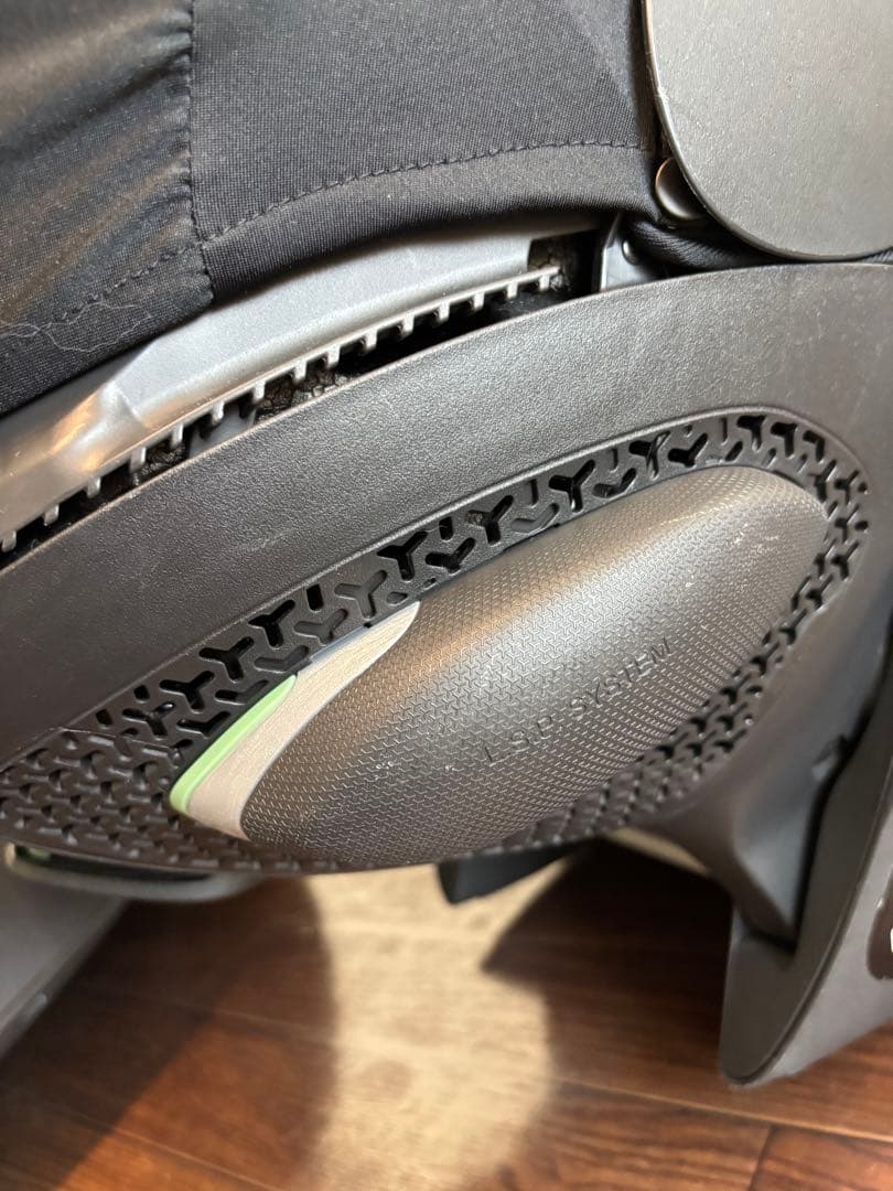 サイベックス　チャイルドシート クラウドGi-Size ブラック、ベース付き