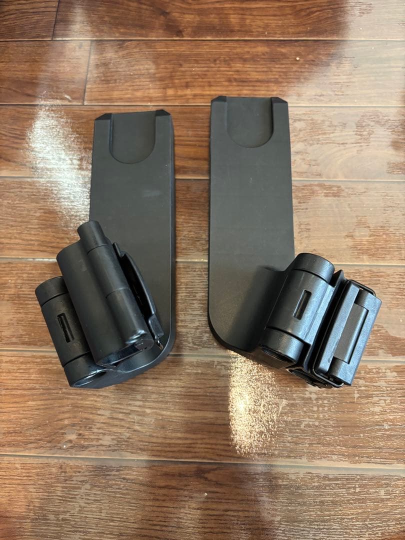 サイベックス　チャイルドシート クラウドGi-Size ブラック、ベース付き