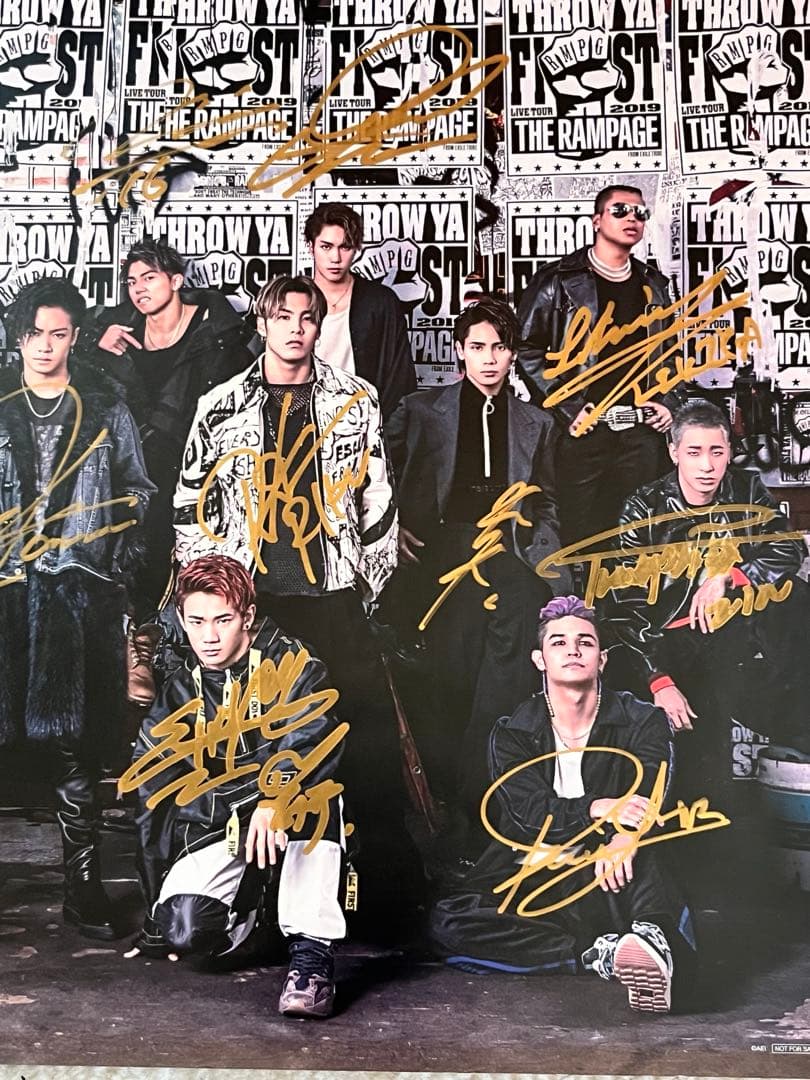 【特別価格！】THE RAMPAGE 直筆サイン入り THROW YA FIST