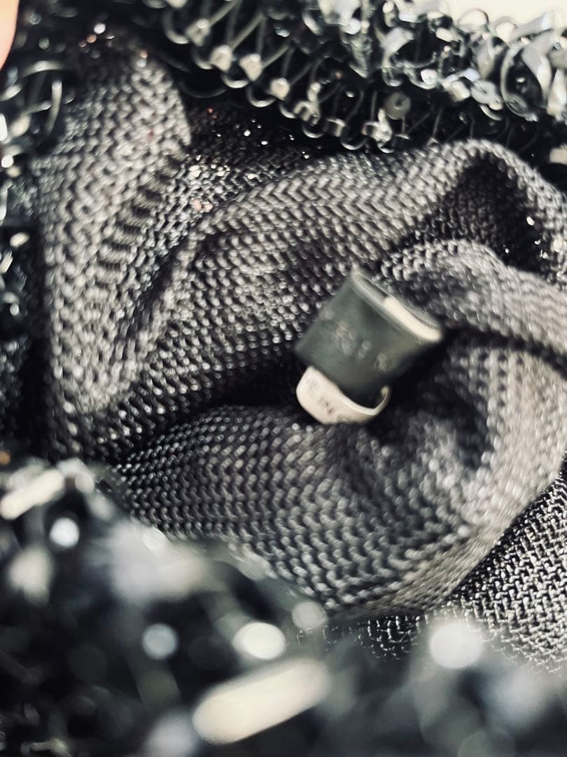 アンテプリマのラメビーズ編みブラックバック