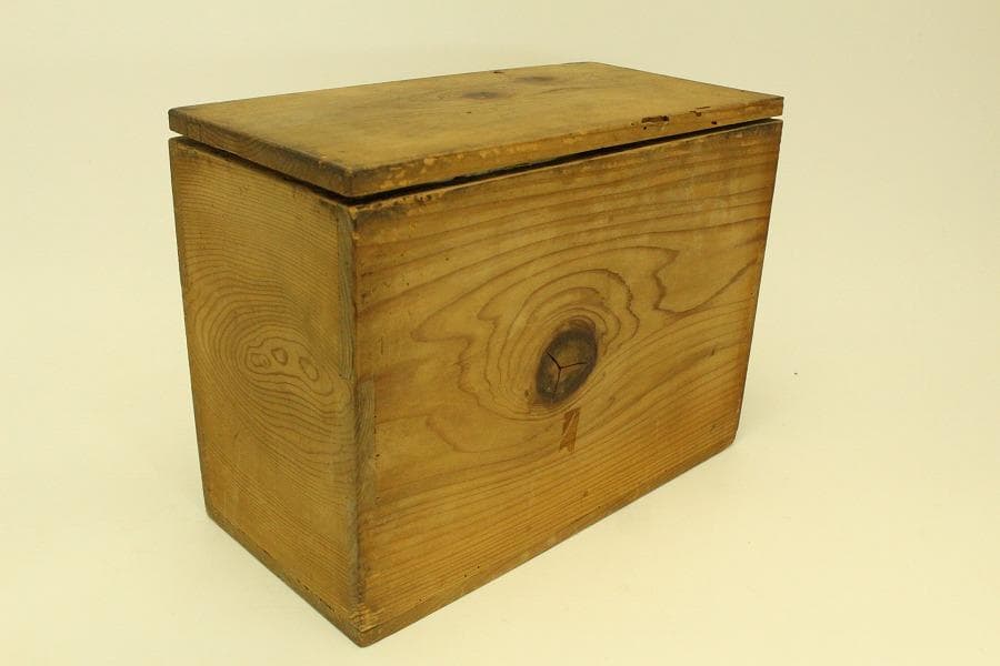 輪島塗 朱漆 沈金黒 風景蓋 八客(ZE460)