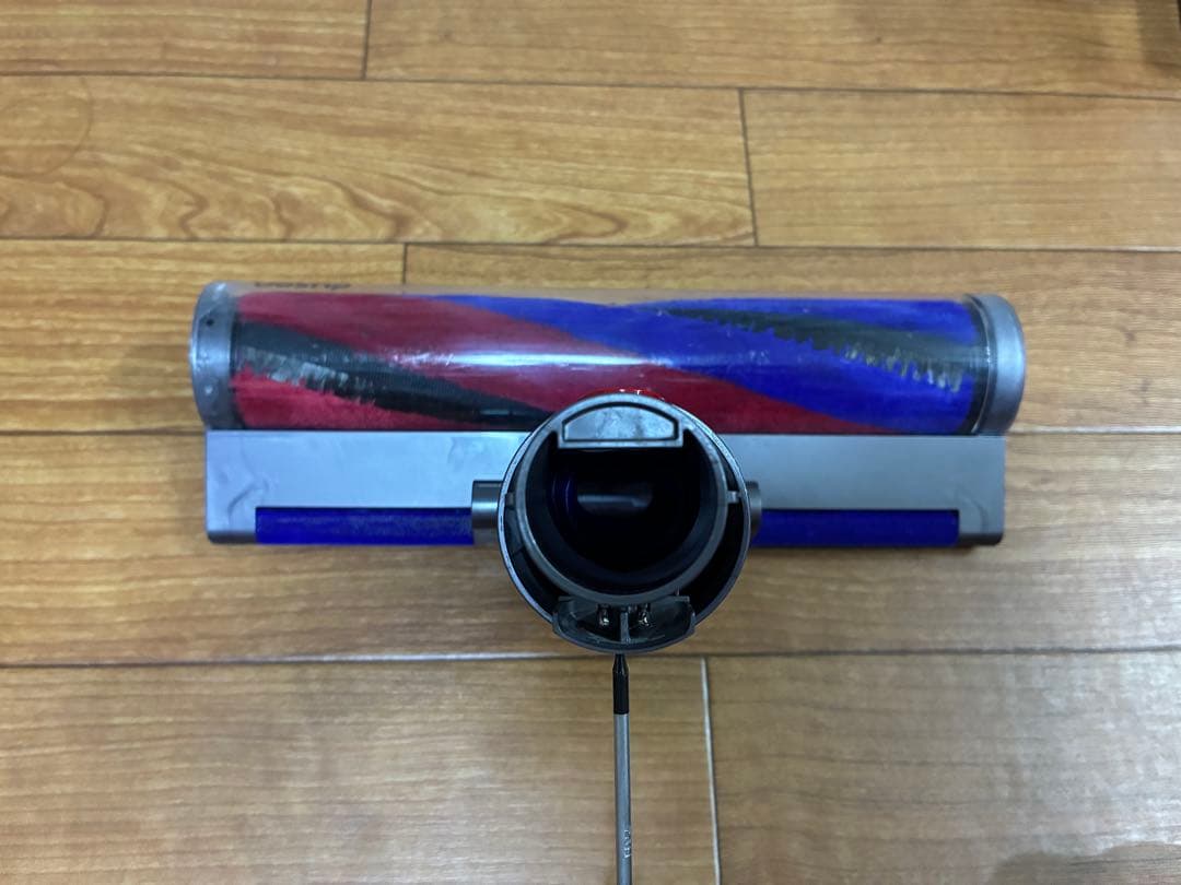美品使用少】dyson V8 slim fluffy 【未使用】￼アクセサリ